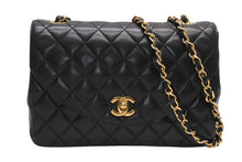 Load image into Gallery viewer, CHANEL シャネル マトラッセ23 ハーフムーン Sチェーンショルダーバッグ A01275 1番台 ココマーク ラムスキン ブラック 美品 中古 4b012958