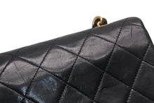 Load image into Gallery viewer, CHANEL シャネル マトラッセ23 ハーフムーン Sチェーンショルダーバッグ A01275 1番台 ココマーク ラムスキン ブラック 美品 中古 4b012958
