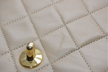 Load image into Gallery viewer, 極美品 CHANEL シャネル ミニマトラッセ20 Sフラップ Sチェーンショルダーバッグ 1番台 ココマーク ラムスキン ベージュ 中古 4b012959
