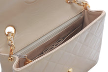 Load image into Gallery viewer, 極美品 CHANEL シャネル ミニマトラッセ20 Sフラップ Sチェーンショルダーバッグ 1番台 ココマーク ラムスキン ベージュ 中古 4b012959