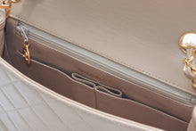 Load image into Gallery viewer, 極美品 CHANEL シャネル ミニマトラッセ20 Sフラップ Sチェーンショルダーバッグ 1番台 ココマーク ラムスキン ベージュ 中古 4b012959