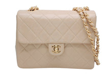Load image into Gallery viewer, 極美品 CHANEL シャネル ミニマトラッセ20 Sフラップ Sチェーンショルダーバッグ 1番台 ココマーク ラムスキン ベージュ 中古 4b012959