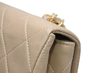 Load image into Gallery viewer, 極美品 CHANEL シャネル ミニマトラッセ20 Sフラップ Sチェーンショルダーバッグ 1番台 ココマーク ラムスキン ベージュ 中古 4b012959