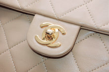 Load image into Gallery viewer, 極美品 CHANEL シャネル ミニマトラッセ20 Sフラップ Sチェーンショルダーバッグ 1番台 ココマーク ラムスキン ベージュ 中古 4b012959