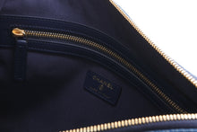 Load image into Gallery viewer, 新品未使用 CHANEL シャネル デニムクラッチバッグ 29番台 ココマーク ステッチ インディゴブルー ゴールド金具 中古 4b013003