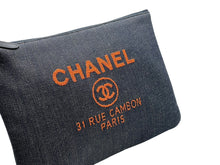 画像をギャラリービューアに読み込む, 新品未使用 CHANEL シャネル ドーヴィルライン クラッチバッグ A80117 23番台 ココマーク デニム ネイビー オレンジ 中古 4b013004