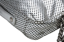 Load image into Gallery viewer, 新品同様 CHANEL シャネル チェーンワンショルダーバッグ 12番台 ココマーク パンチングレザー カーフスキン シルバー 中古 4b013007