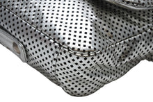 Load image into Gallery viewer, 新品同様 CHANEL シャネル チェーンワンショルダーバッグ 12番台 ココマーク パンチングレザー カーフスキン シルバー 中古 4b013007