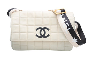 極美品 CHANEL シャネル チョコバー ショルダーバッグ 6番台 ココマーク ラムスキン キルティング アイボリー ゴールド金具 中古 4b013008
