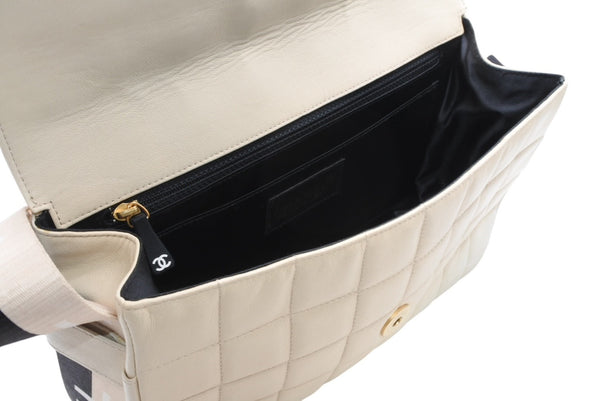 極美品 CHANEL シャネル チョコバー ショルダーバッグ 6番台 ココマーク ラムスキン キルティング アイボリー ゴールド金具 中古 4b013008