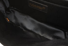 Load image into Gallery viewer, 極美品 CHANEL シャネル チョコバー ショルダーバッグ 6番台 ココマーク ラムスキン キルティング アイボリー ゴールド金具 中古 4b013008