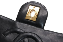 Load image into Gallery viewer, 極美品 CHANEL シャネル ミニマトラッセ17 Sフラップ Sチェーンショルダーバッグ 2番台 ココマーク ラムスキン ブラック 中古 4b013013