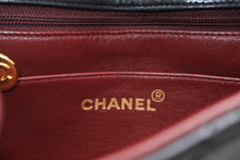 Load image into Gallery viewer, 極美品 CHANEL シャネル ミニマトラッセ17 Sフラップ Sチェーンショルダーバッグ 2番台 ココマーク ラムスキン ブラック 中古 4b013013