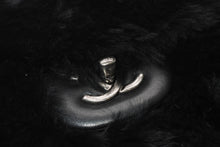 Load image into Gallery viewer, 新品同様 CHANEL シャネル Sフラップ Wチェーンショルダーバッグ 21番台 オリラグファー ラムスキン ココマーク ブラック 中古 4b013014