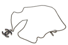 Load image into Gallery viewer, CHANEL シャネル ココマーク ネックレス 重量約6.2g 07V刻印 全長約42.5cm メタル シルバー ブラック 美品 中古 4b011944