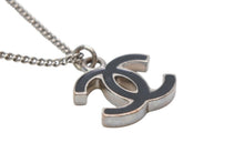 Load image into Gallery viewer, CHANEL シャネル ココマーク ネックレス 重量約6.2g 07V刻印 全長約42.5cm メタル シルバー ブラック 美品 中古 4b011944