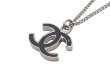 Load image into Gallery viewer, CHANEL シャネル ココマーク ネックレス 重量約6.2g 07V刻印 全長約42.5cm メタル シルバー ブラック 美品 中古 4b011944