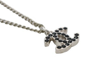 Load image into Gallery viewer, CHANEL シャネル ココマーク ネックレス 重量約5.3g 05P刻印 全長約43.5cm メタル ラインストーン シルバー ブラック 美品 中古 4b011975
