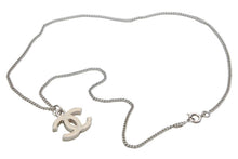 Load image into Gallery viewer, 極美品 CHANEL シャネル ココマーク ネックレス 重量約5.8g 05V刻印 全長約43.5cm メタル シルバー アイボリー 中古 4b011967