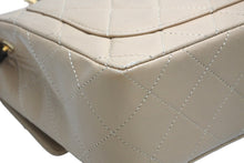 Load image into Gallery viewer, CHANEL シャネル ミニマトラッセ17 Sフラップ Sチェーンショルダーバッグ 0番台 ココマーク ラムスキン ベージュ 美品 中古 4b013017
