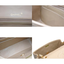 Load image into Gallery viewer, CHANEL シャネル ミニマトラッセ17 Sフラップ Sチェーンショルダーバッグ 0番台 ココマーク ラムスキン ベージュ 美品 中古 4b013017