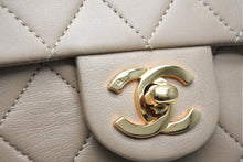Load image into Gallery viewer, CHANEL シャネル ミニマトラッセ17 Sフラップ Sチェーンショルダーバッグ 0番台 ココマーク ラムスキン ベージュ 美品 中古 4b013017