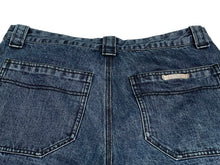 Load image into Gallery viewer, 極美品 CHROME HEARTS クロムハーツ デニム カーペンター カットオフショートパンツ インディゴ シルバー925 サイズ33 中古 4b013065