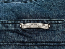 Load image into Gallery viewer, 極美品 CHROME HEARTS クロムハーツ デニム カーペンター カットオフショートパンツ インディゴ シルバー925 サイズ33 中古 4b013065