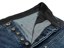 Load image into Gallery viewer, 極美品 CHROME HEARTS クロムハーツ デニム カーペンター カットオフショートパンツ インディゴ シルバー925 サイズ33 中古 4b013065