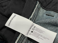 Load image into Gallery viewer, 極美品 CHROME HEARTS クロムハーツ デニム カーペンター カットオフショートパンツ インディゴ シルバー925 サイズ31 中古 4b013066