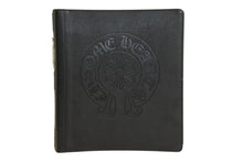 Load image into Gallery viewer, 極美品 CHROME HEARTS クロムハーツ レザーアジェンダ バインダー CHプラス ホースシュー エンボス加工 ブラック シルバー925 中古 4b013069