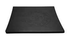 Load image into Gallery viewer, 極美品 CHROME HEARTS クロムハーツ レザーアジェンダ バインダー CHプラス ホースシュー エンボス加工 ブラック シルバー925 中古 4b013069