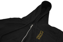 Load image into Gallery viewer, 新品未使用 CHROME HEARTS クロムハーツ ロゴ プリント ジップパーカー ダガージップ ブラック ゴールド サイズM 中古 4b013144