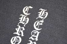 Load image into Gallery viewer, CHROME HEARTS クロムハーツ PPO MATTY BOY ロゴ プリント パーカー ダガージップ グレー サイズM 美品 中古 4b013048