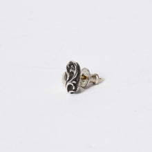 Load image into Gallery viewer, CHROME HEARTS クロムハーツ ハート スタッド ピアス シルバー925 アクセサリー 1.2g 小物 美品 中古 4b013772