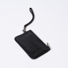Load image into Gallery viewer, CHROME HEARTS クロムハーツ クロスパッチ ジッパーチェンジパース ストラップ付 レザーウォレット 財布 シルバー925 美品 中古 4b013775