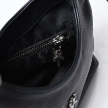 Load image into Gallery viewer, 極美品 CHROME HEARTS クロムハーツ ショルダーバッグ VIV DAGGER ダガー ブラック 中古 4b013095