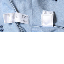 Load image into Gallery viewer, CHANEL シャネル LOOK25 デニムジャケット P76751V68780 サイズ50 ココマーク カメリア ブルー メンズサイズ 激レア 美品 中古 4b013658
