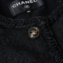 Load image into Gallery viewer, 極美品 CHANEL シャネル ツイード ジャケット P71059V62263 サイズ34 ココマークブラック 中古 4b012774