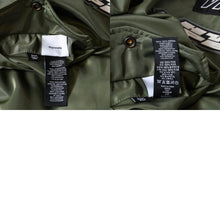 Load image into Gallery viewer, VETEMENTS ヴェトモン × ALPHA Industries アルファ レーシングロゴ ボンバージャケット UA52JA700G サイズM カーキ 美品 中古 4b013657