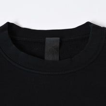 Load image into Gallery viewer, 新品未使用 CHROME HEARTS クロムハーツ セメタリークロスパッチ スウェットシャツ サイズS 17パッチ ハラコ パテント レザー 中古 4b013662ch