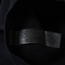 Load image into Gallery viewer, 新品未使用 CHROME HEARTS クロムハーツ セメタリークロスパッチ スウェットシャツ サイズS 17パッチ ハラコ パテント レザー 中古 4b013662ch