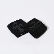 Load image into Gallery viewer, 新品未使用 CHROME HEARTS クロムハーツ クロスパッチ リストバンド 二点セット ブレスレット パイル地 ブラック 中古 4b013627