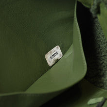 Load image into Gallery viewer, CHANEL シャネル ハンドバッグ 5番台 ココマーク ムートン シアリング グリーン アンティークゴールド金具 美品 中古 4b013532