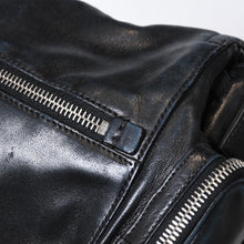 Load image into Gallery viewer, PRADA プラダ 三角ロゴ ショルダーバッグ BT3307 ブラック レザー シルバー金具 美品 中古 4b013429