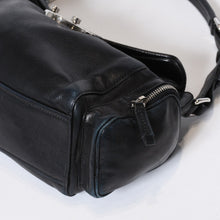 Load image into Gallery viewer, PRADA プラダ 三角ロゴ ショルダーバッグ BT3307 ブラック レザー シルバー金具 美品 中古 4b013429
