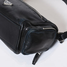 Load image into Gallery viewer, PRADA プラダ 三角ロゴ ショルダーバッグ BT3307 ブラック レザー シルバー金具 美品 中古 4b013429