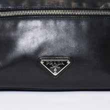 Load image into Gallery viewer, PRADA プラダ 三角ロゴ ショルダーバッグ BT3307 ブラック レザー シルバー金具 美品 中古 4b013429