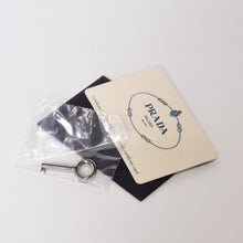 Load image into Gallery viewer, PRADA プラダ 三角ロゴ ショルダーバッグ BT3307 ブラック レザー シルバー金具 美品 中古 4b013429