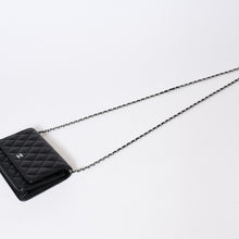 Load image into Gallery viewer, 極美品 CHANEL シャネル チェーンウォレット 長財布 AP0250 ランダム ココマーク キャビアスキン ブラック シルバー金具 中古 4b013538